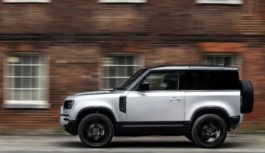Land Rover Defender – La versione ibrida plug-in e tutte le novità del Model Year 2021